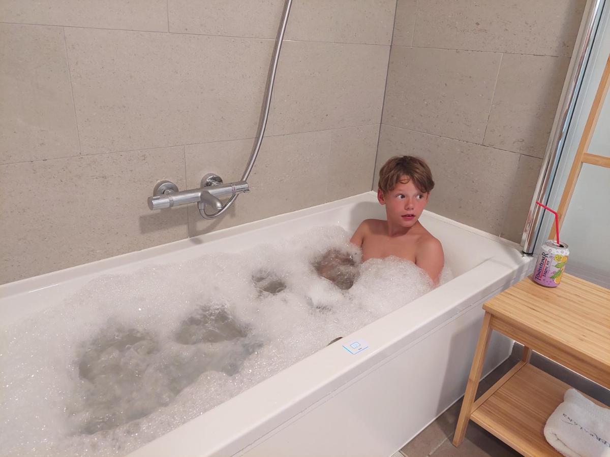 Vakantiewoning Met Permanent Verwarmd Zwembad En Sauna Koekelare Εξωτερικό φωτογραφία